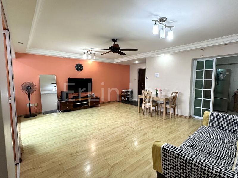 5 Room (5I) HDB for Sale in  304A Anchorvale Link - Image 2