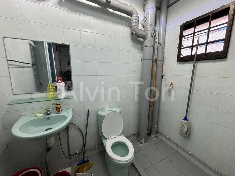 4 Room (4A) HDB for Sale in  331 Sembawang Close - Image 4