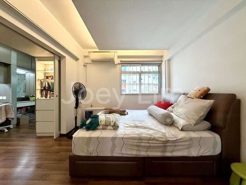 Jumbo HDB for Sale in  460 Tampines Street 42 - Image 4