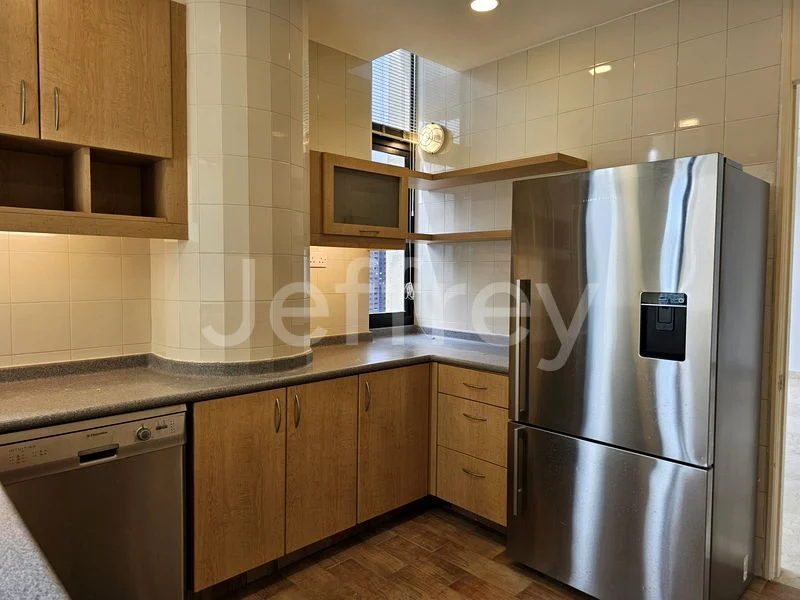 2+1 Bed Condo for Rent in  The Colonnade - Image 7