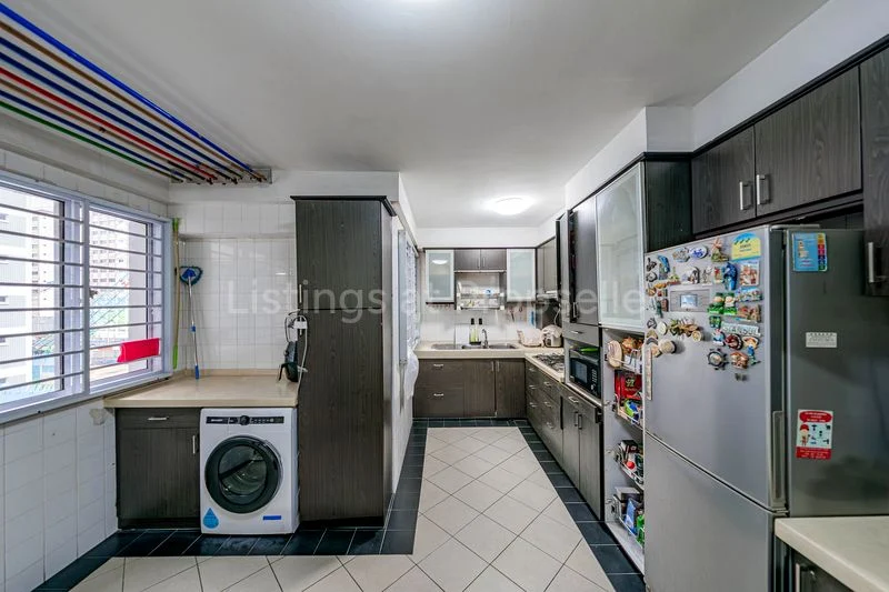 Executive HDB for Sale in  541 Pasir Ris Street 51 - Image 4