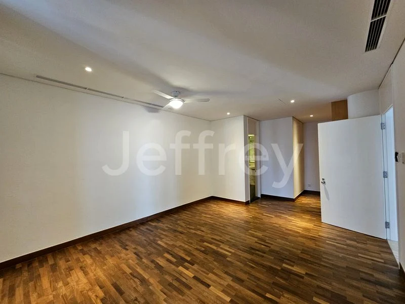 3+1 Bed Condo for Rent in  The Colonnade - Image 8