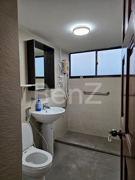 Master Room (Condo) for Rent in  Lakeview - Image 8