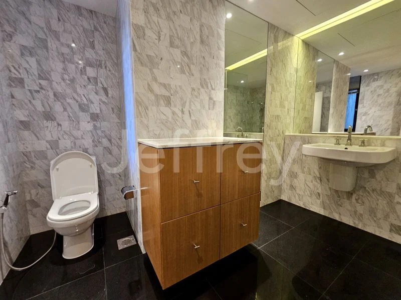 3+1 Bed Condo for Rent in  The Colonnade - Image 10