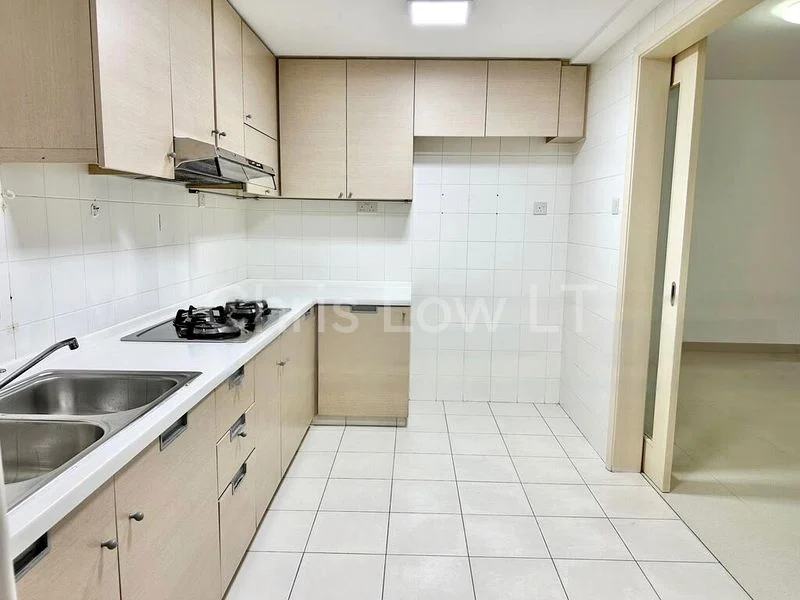 3 Bed Condo for Rent in  Nuovo - Image 6