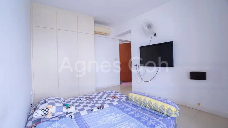4 Room (4A) HDB for Sale in  421 Clementi Avenue 1 - Image 1