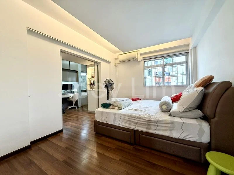 Jumbo HDB for Sale in  460 Tampines Street 42 - Image 3