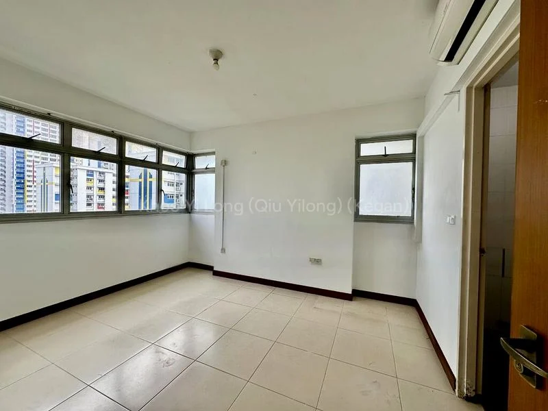 3 Room (3A) HDB for Sale in  20 Teban Gardens Road - Image 4