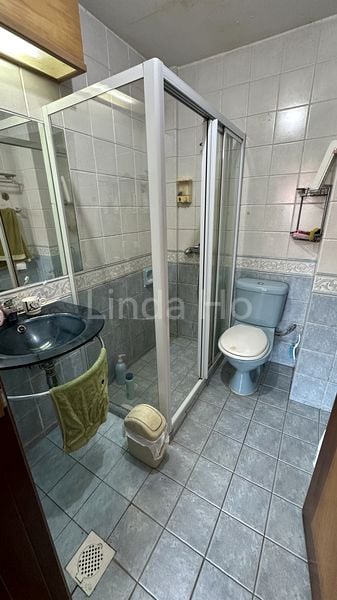 Master Room (Landed) for Rent in  Valley Road - Image 4
