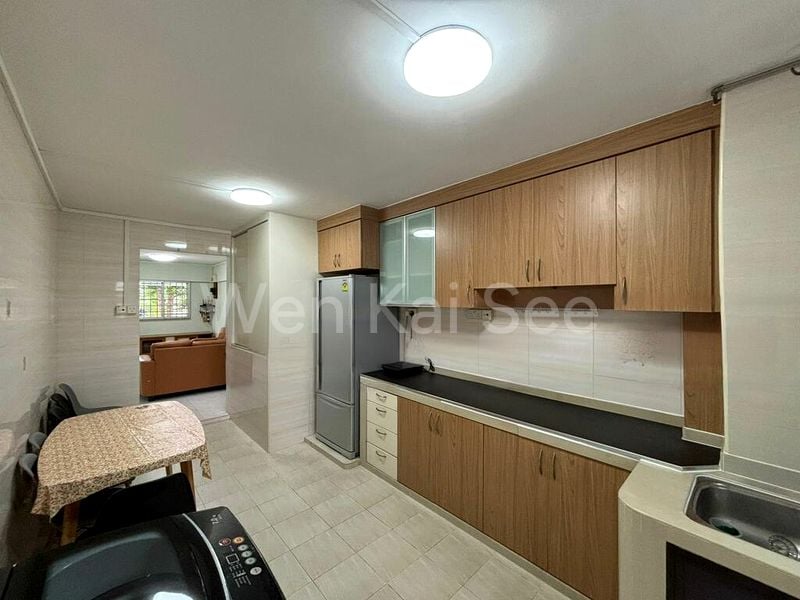 3 Room (3A) HDB for Rent in  215 Ang Mo Kio Avenue 1 - Image 4