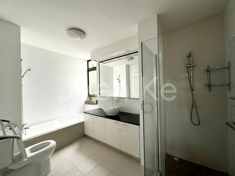 3 Bed Condo for Sale in  Coronation Road West - Image 1