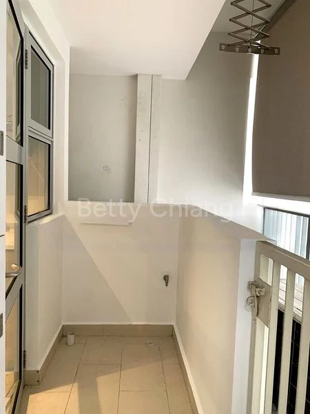 3 Bed Condo for Rent in  Clover By The Park - Image 6