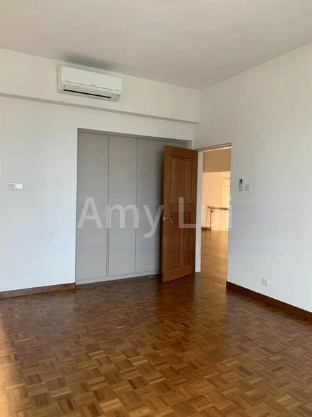 4 Bed Condo for Rent in  Beverly Hill - Image 6