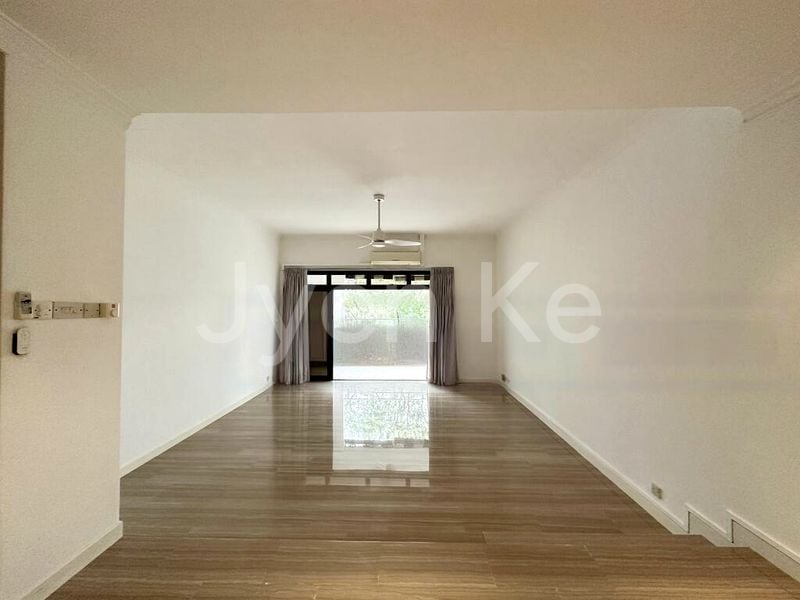 3 Bed Condo for Sale in  Coronation Road West - Image 5