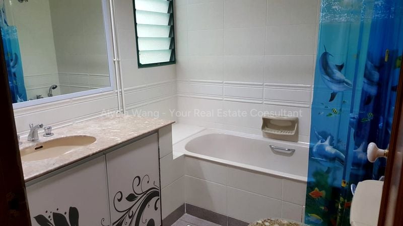 3 Bed Condo for Rent in  Gold Coast Condominium - Image 7
