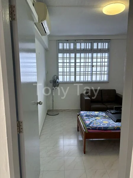 3 Room (3STD) HDB for Rent in  147 Serangoon North Avenue 1 - Image 8
