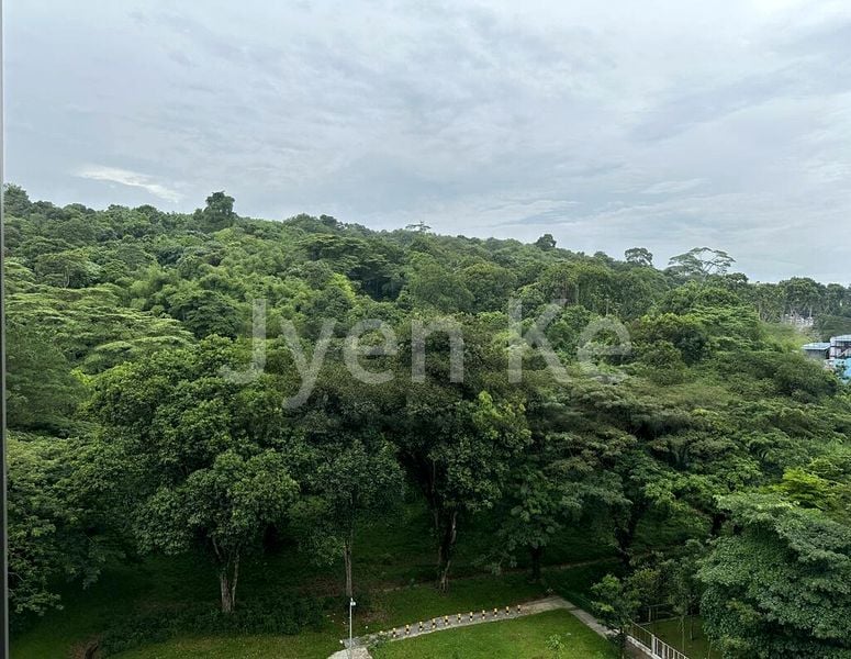 3 Bed Condo for Sale in  Midwood - Image 1