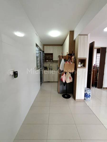 3 Room (3A) HDB for Sale in  460A Bukit Batok West Avenue 9 - Image 2