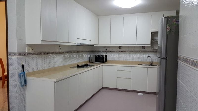 3 Bed Condo for Rent in  Gold Coast Condominium - Image 6