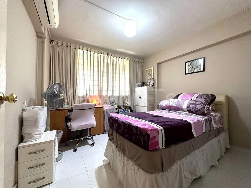 4 Room (4S) HDB for Sale in  369 Bukit Batok Street 31 - Image 4