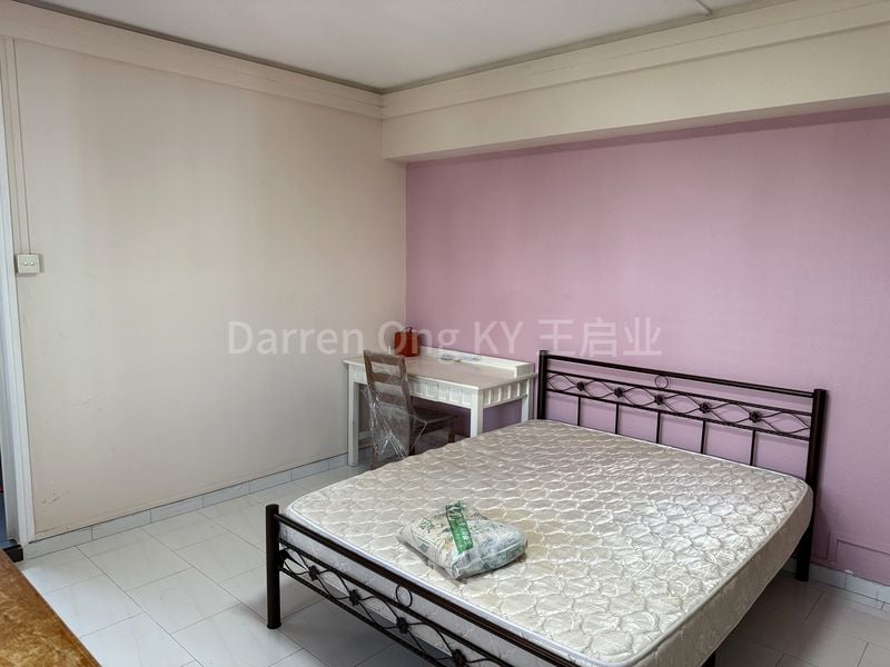 5 Room (5I) HDB for Rent in  118 Pasir Ris Street 11 - Image 1