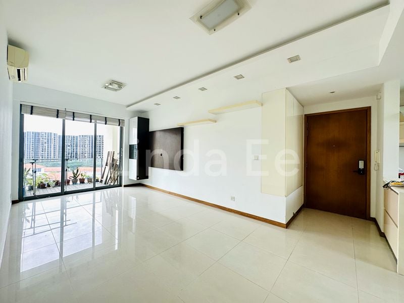 2 Bed Condo for Rent in  Oasis Garden - Image 2