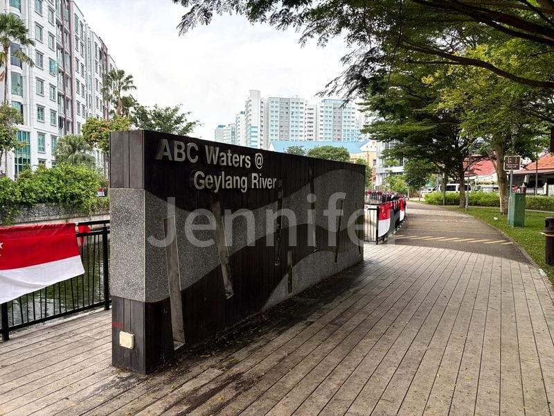 Master Room (Condo) for Rent in  Lorong 36 Geylang - Image 6