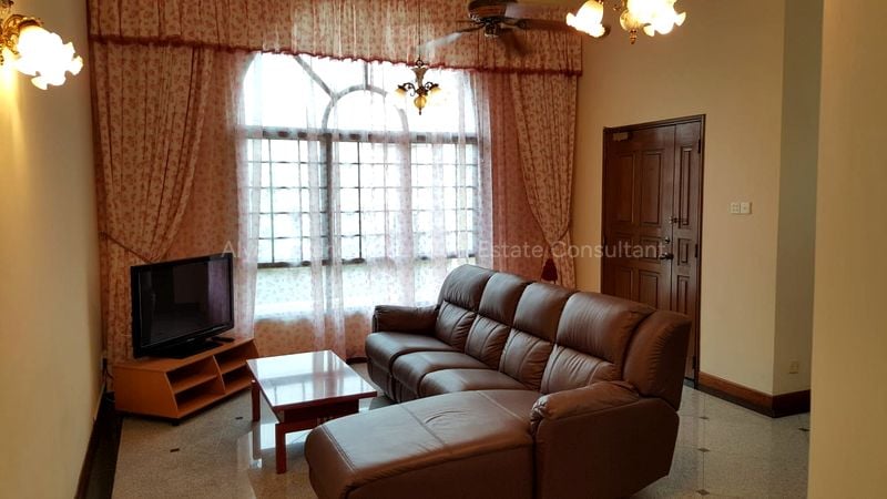 3 Bed Condo for Rent in  Gold Coast Condominium - Image 2