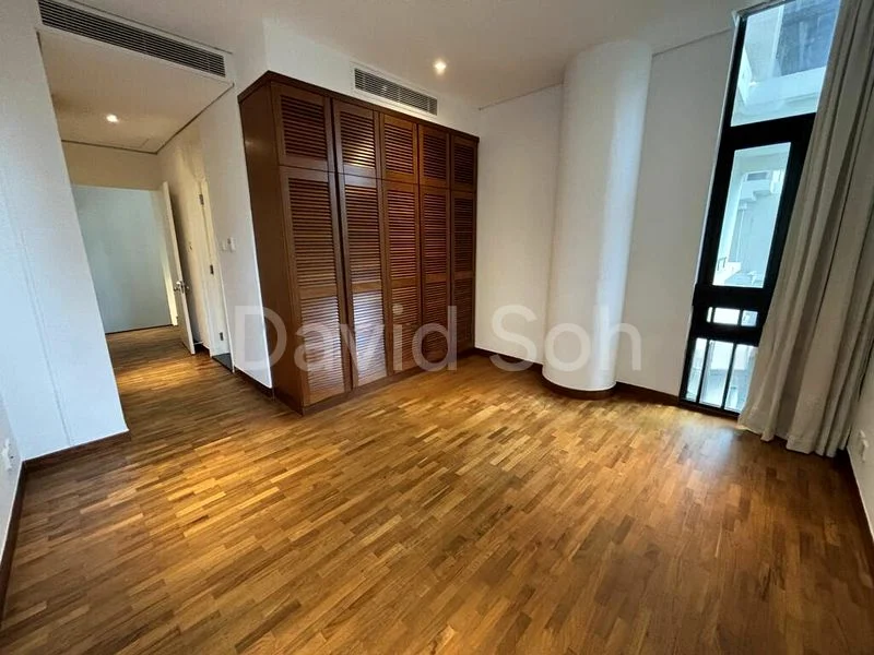 3 Bed Condo for Rent in  The Colonnade - Image 2