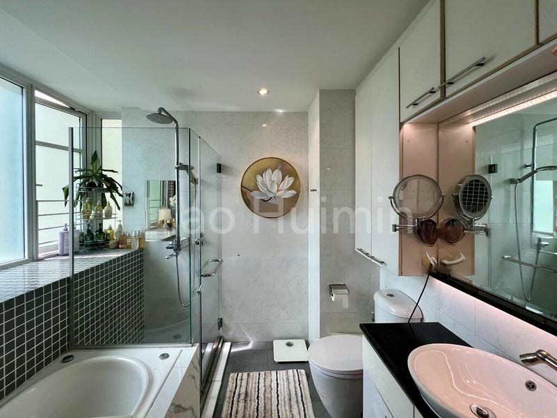 3 Bed Condo for Sale in  The Jade - Image 4