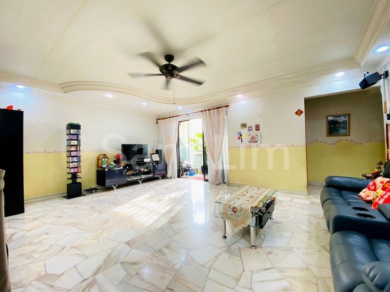 5 Room (5I) HDB for Sale in  142 Rivervale Crescent - Image 1