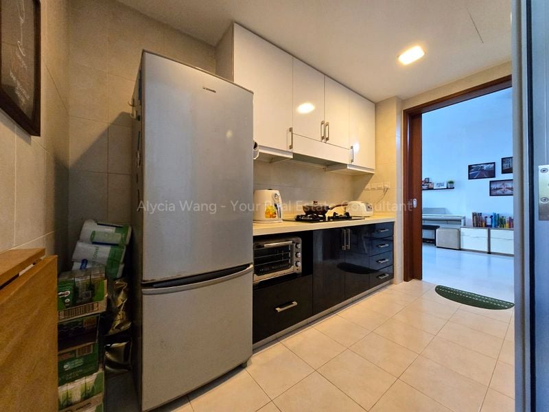 3 Bed Executive Condo for Sale in  Whitewater - Image 6