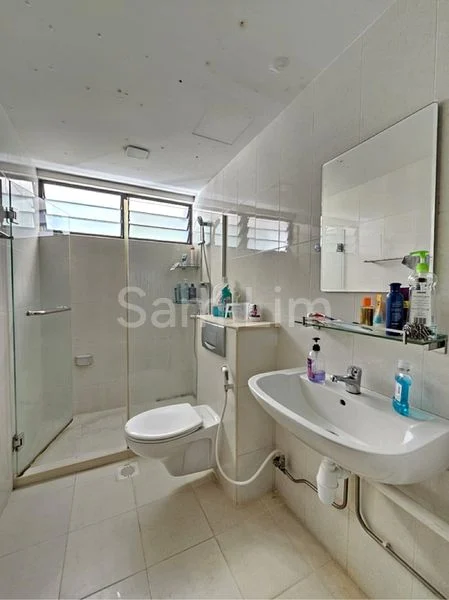 4 Bed Apartment (Condo) for Rent in  Yong Siak Court - Image 5