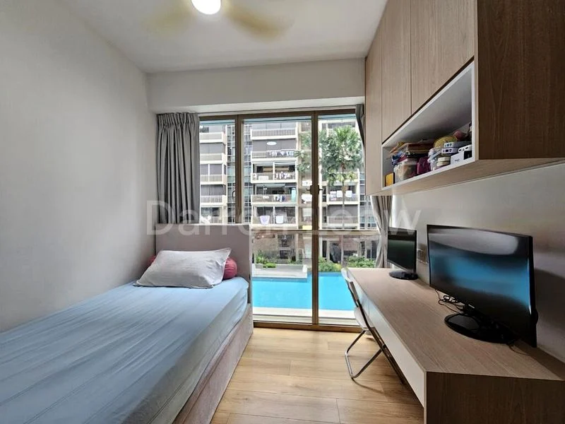 4 Bed Condo for Sale in  The Vales - Image 11