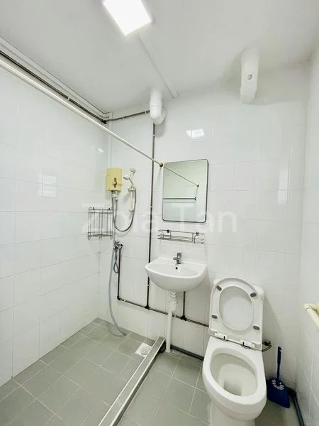 3 Room (3NG) HDB for Rent in  307 Woodlands Avenue 1 - Image 3