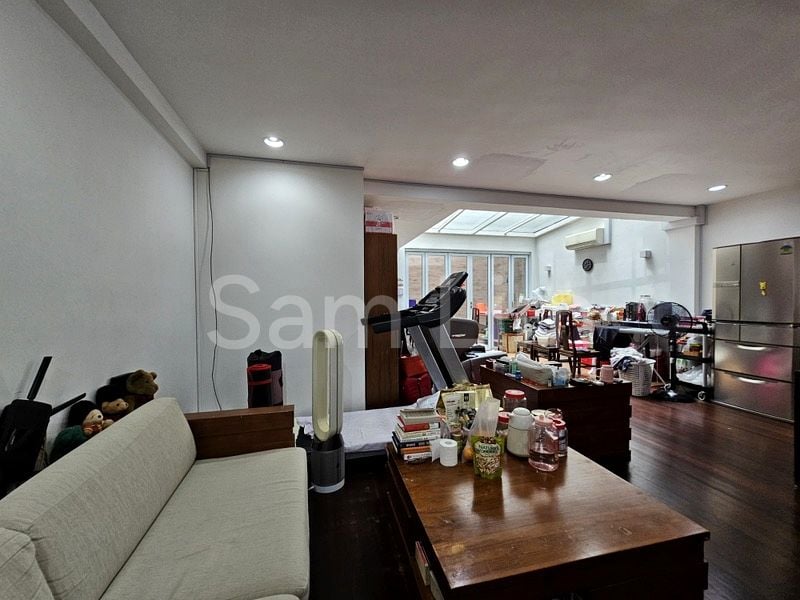 4 Bed Apartment (Condo) for Rent in  Yong Siak Court - Image 2