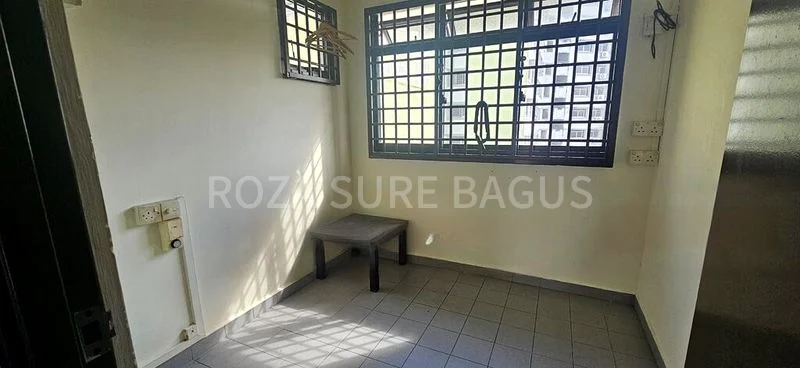 3 Room (3I) HDB for Sale in  23A Queen's Close - Image 4