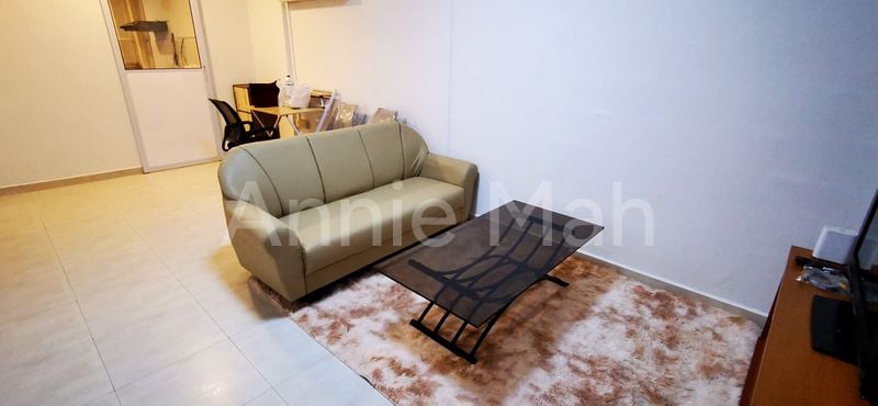 3 Room (3NG) HDB for Rent in  720 Ang Mo Kio Avenue 6 - Image 1