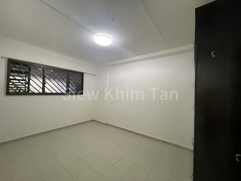 3 Room (3A) HDB for Sale in  877 Tampines Street 84 - Image 2