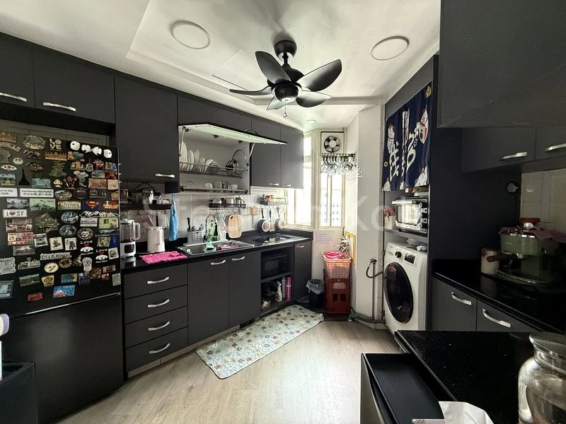 3 Bed Apartment (Condo) for Sale in  Burlington Square - Image 4