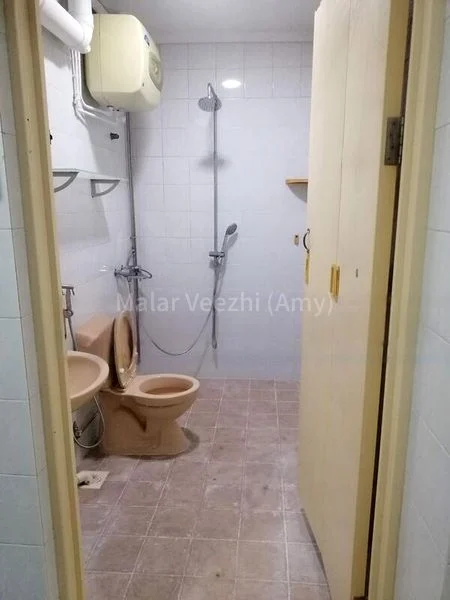 5 Room (5I) HDB for Rent in  290G Bukit Batok Street 24 - Image 10