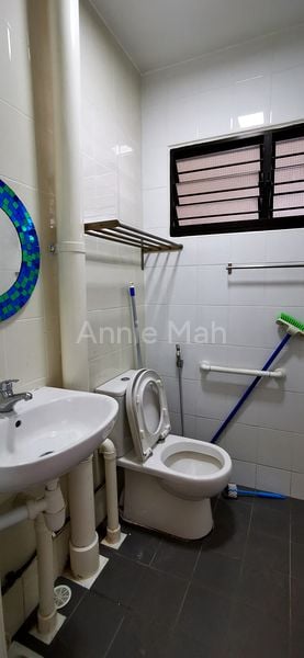 3 Room (3NG) HDB for Rent in  720 Ang Mo Kio Avenue 6 - Image 3
