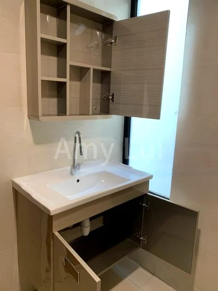 4 Bed Condo for Rent in  Beverly Hill - Image 2