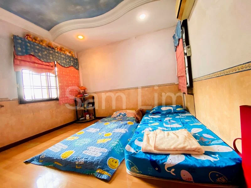 5 Room (5I) HDB for Sale in  142 Rivervale Crescent - Image 4