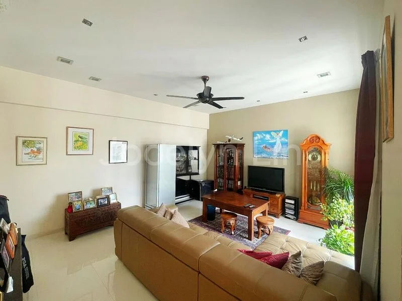 4 Bed Condo for Sale in  Azalea Park Condominium - Image 1