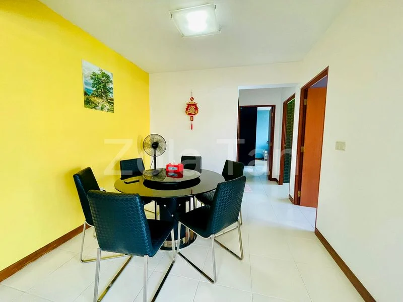 4 Room (4A) HDB for Sale in  452 Yishun Ring Road - Image 2