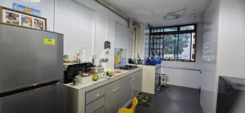3 Room (3I) HDB for Rent in  620 Hougang Avenue 8 - Image 4