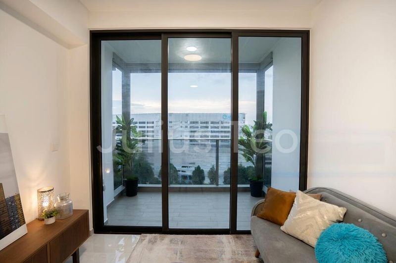 3 Bed Condo for Sale in  Penrose - Image 4