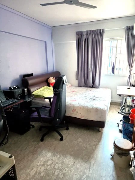 Common Room (HDB) for Rent in  413 Jurong West Street 42 - Image 1