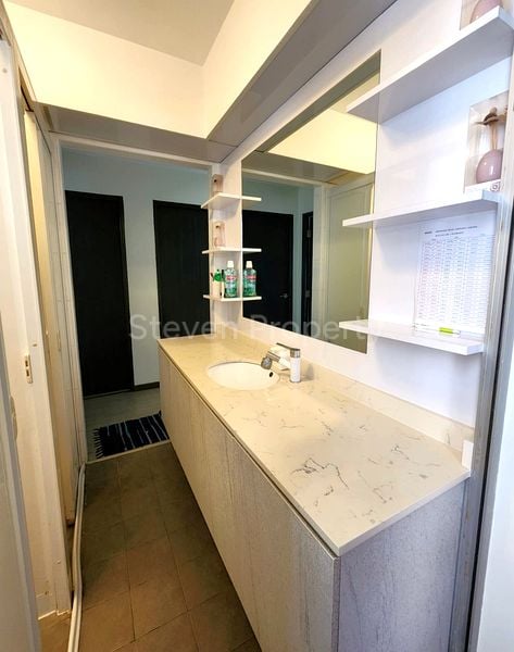 Common Room (HDB) for Rent in  21 Teban Gardens Road - Image 5